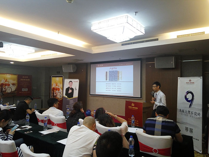 91看片的免费的网站陶瓷磚91看片在线观看免费網銷部運營總監劉小良先生介紹91看片的免费的网站陶優勢亮點