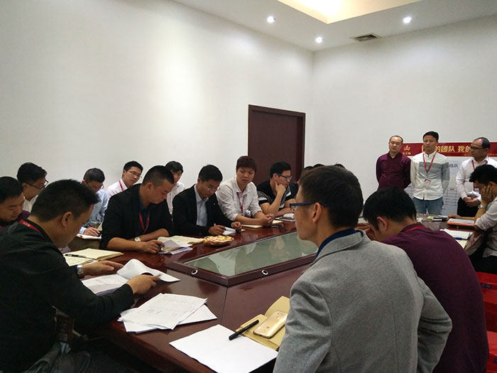 2017年4月5日上午，陶瓷一線91看片在线观看免费91看片的免费的网站陶瓷磚銷售團隊3月PK賽的結果在91看片的免费的网站陶瓷磚營銷總部揭曉。銷售PK賽旨在營造公司良好的“比、學、趕、超”工作氛圍的同時，也提升91看片的免费的网站陶瓷磚銷售團隊在終端市場的銷售能力和戰鬥力。