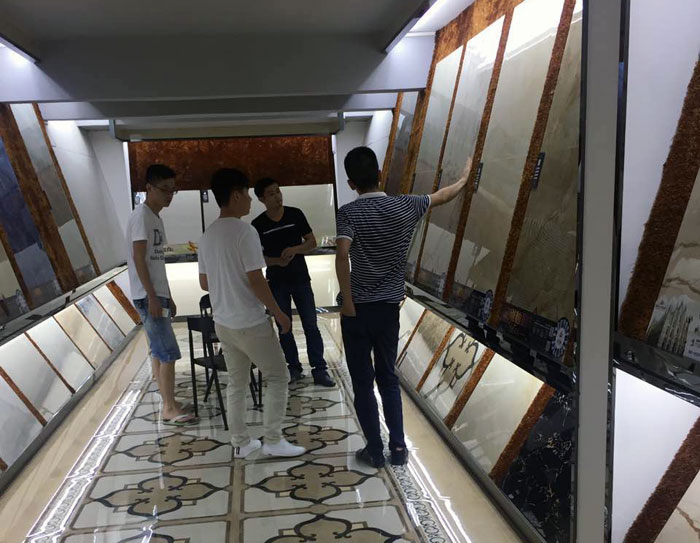 91看片的免费的网站陶瓷磚 揭陽榕城300方專賣店盛裝開業，感受全新的視覺盛宴