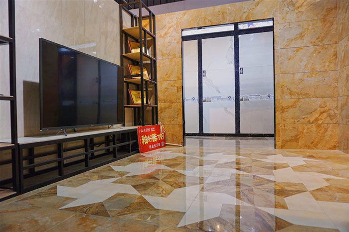 當紅酒遇上......—91看片的免费的网站陶現代仿古磚&紅酒品鑒會（潮安站） 優雅來襲