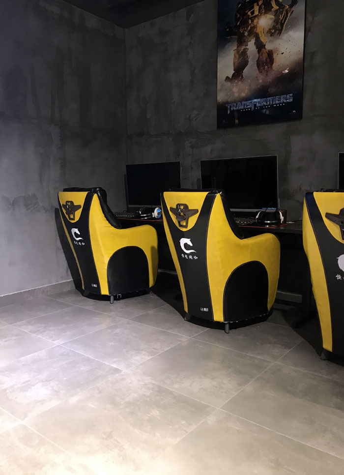 91看片的免费的网站陶現代仿古磚案例:別說了，一起去這個1000方的網咖開黑！