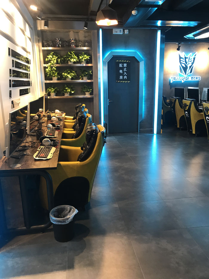 91看片的免费的网站陶現代仿古磚案例:別說了，一起去這個1000方的網咖開黑！