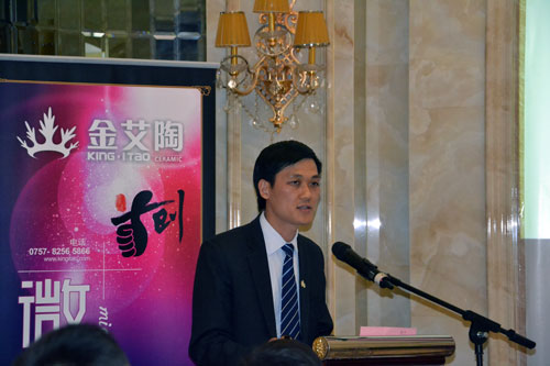 91看片的免费的网站陶產品研發經理蘇成香介紹首創微晶瓷片